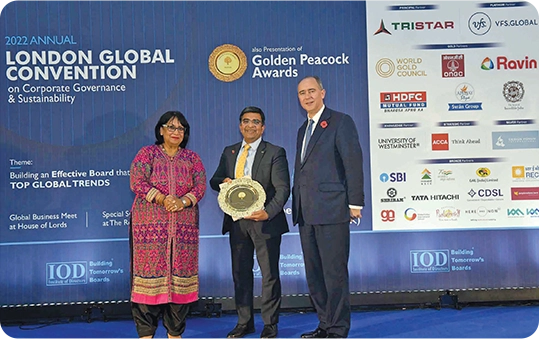 Isaac George, Head of Europe Operations receiving the Golden Peacock Award for Excellence in Corporate Governance at IOD’s Annual London Global Convention.